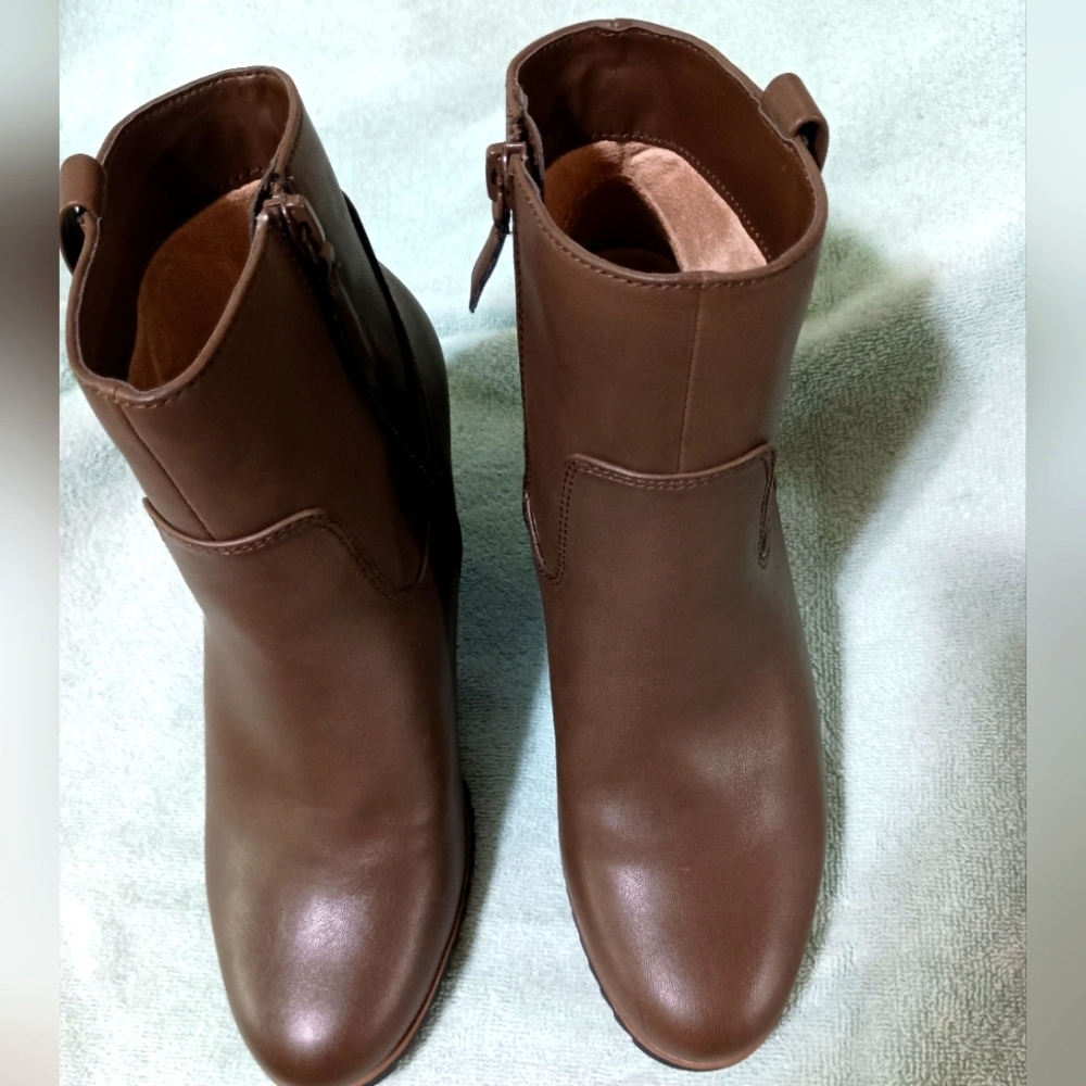 SOUL Naturalizer Brown Ankle Boots